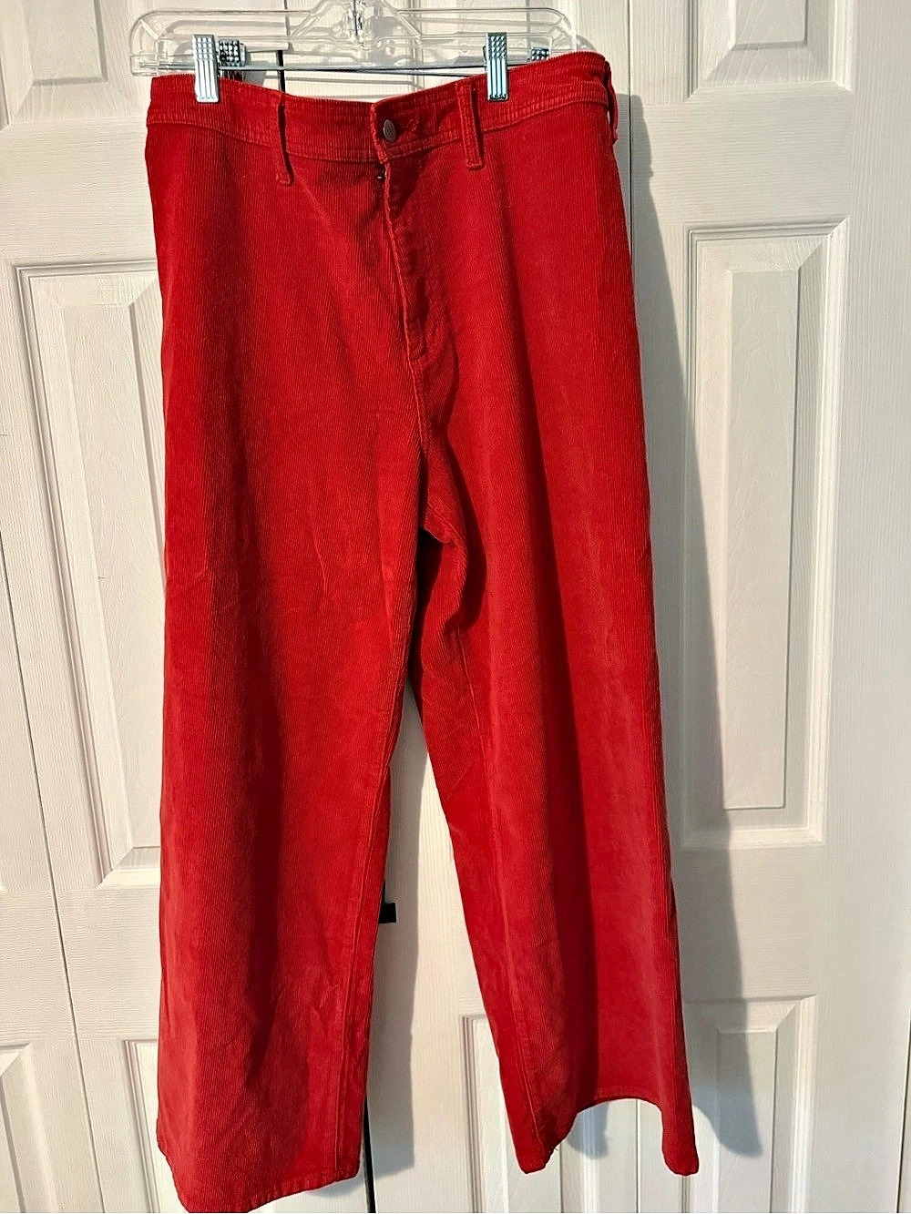Universal thread  Red wide  Leg Corduroy ankle Pants Size 10